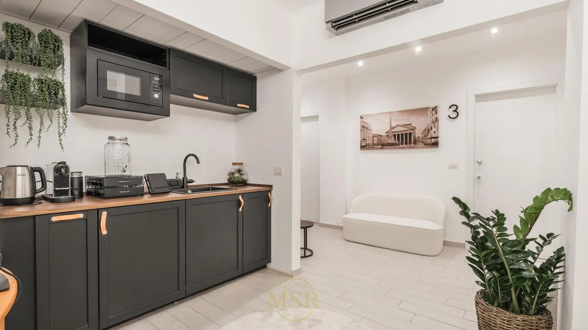 Mysuiterome 0*, Rome